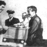 награждение экипажа СРТ-4282 радиолой - 01 09 1965