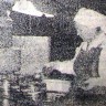 Агеева Екатерина  заливает тузлуком банки производственный участок холодильника  23 марта  1972